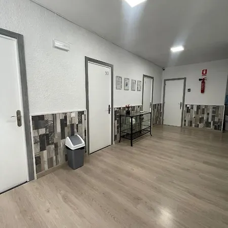 Restaurante Avenida De Madrid Guest house 2*