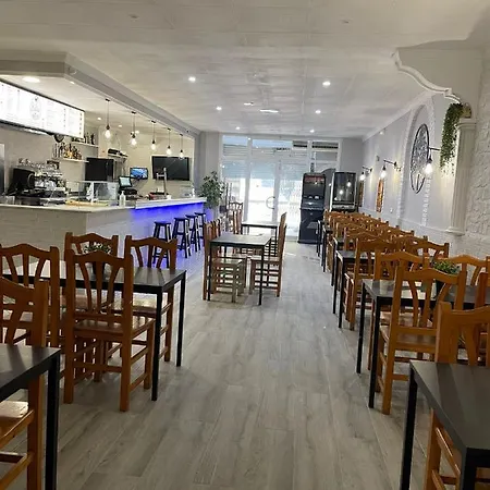 Restaurante Avenida De Madrid 2*