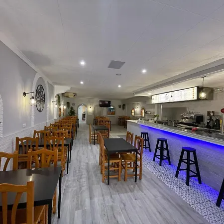 Restaurante Avenida De Madrid Guest house 2*