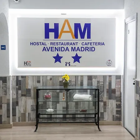 Restaurante Avenida De Madrid 게스트하우스