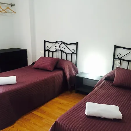 게스트하우스 Restaurante Avenida De Madrid 2*
