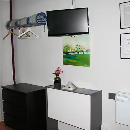 Restaurante Avenida De Madrid Guest house 2*