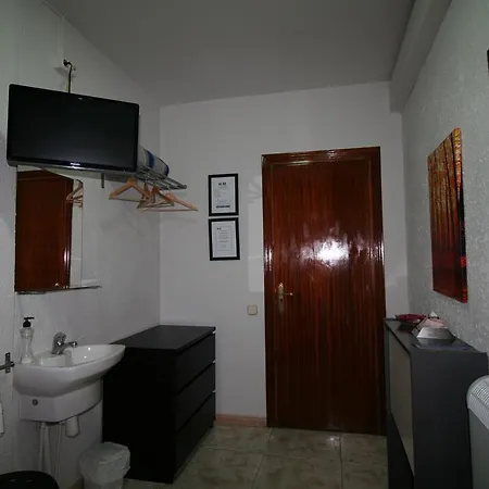 Restaurante Avenida De Madrid Guest house 2*