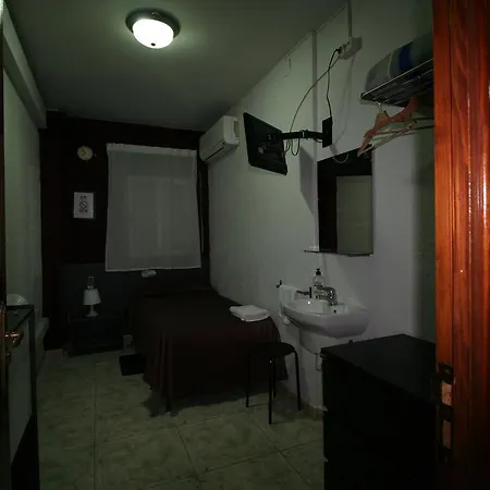 Guest house Restaurante Avenida De Madrid 2*