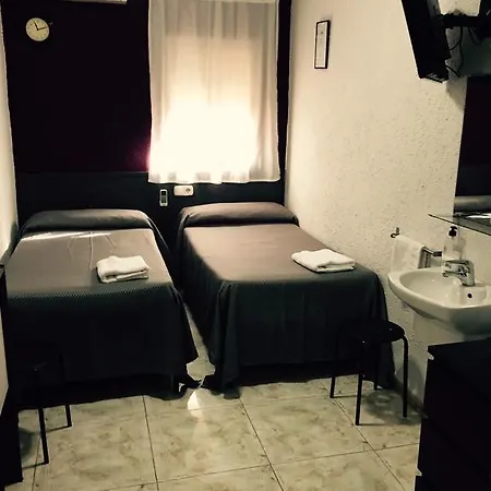 Restaurante Avenida De Madrid Guest house 2*