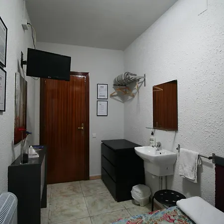 Restaurante Avenida De Madrid Guest house 2*