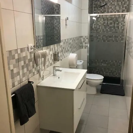 Guest house Restaurante Avenida De Madrid 2*