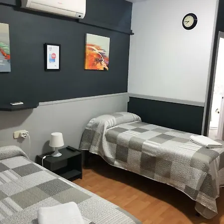 Guest house Restaurante Avenida De Madrid 2*